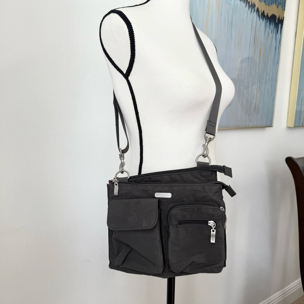 Baggallini Cross Over Crossbody Bag Travel Pockets Dark Gray